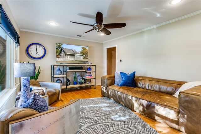 318 Ruth Street, Grapevine, TX 76051