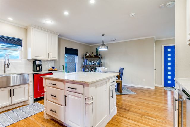 318 Ruth Street, Grapevine, TX 76051