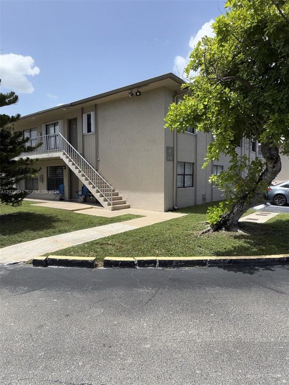 15324 SW 72nd Street 12-21, Miami, FL 33193