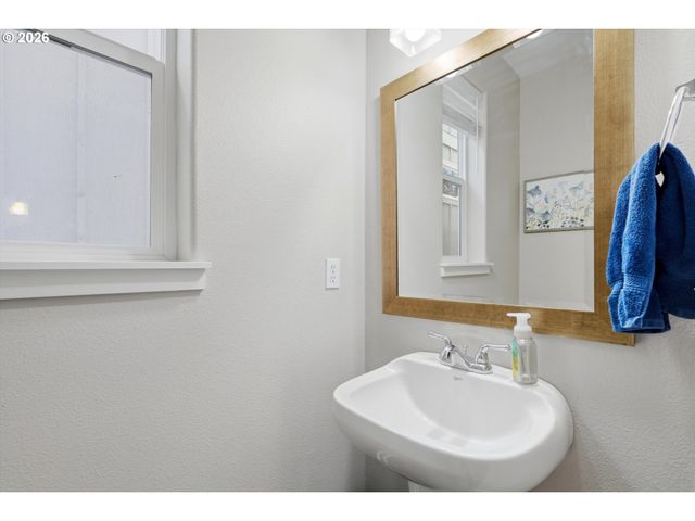 17473 Se RESERVE Loop, Milwaukie, OR 97267