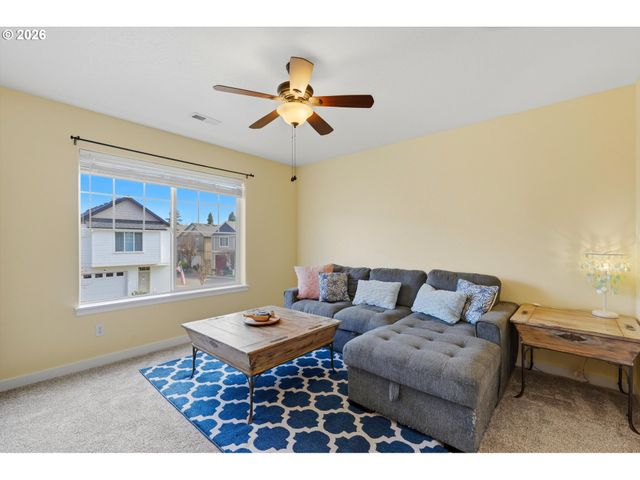 17473 Se RESERVE Loop, Milwaukie, OR 97267