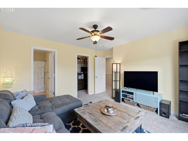 17473 Se RESERVE Loop, Milwaukie, OR 97267