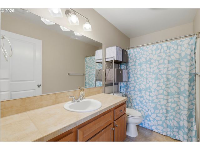 17473 Se RESERVE Loop, Milwaukie, OR 97267