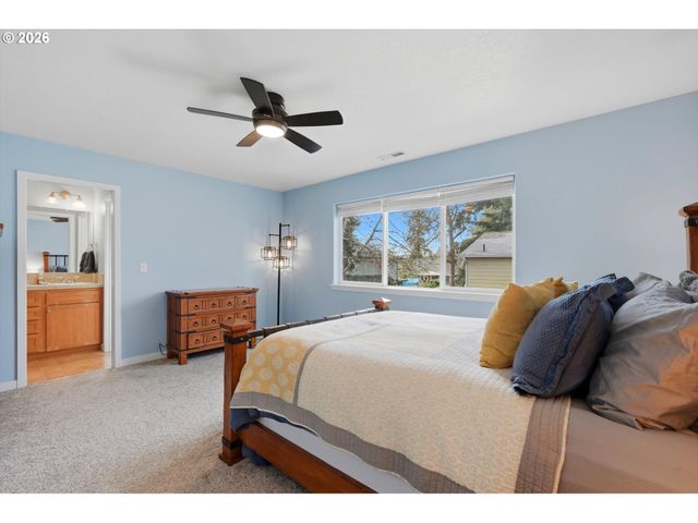 17473 Se RESERVE Loop, Milwaukie, OR 97267