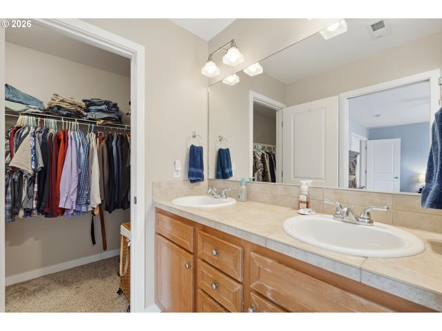 17473 Se RESERVE Loop, Milwaukie, OR 97267