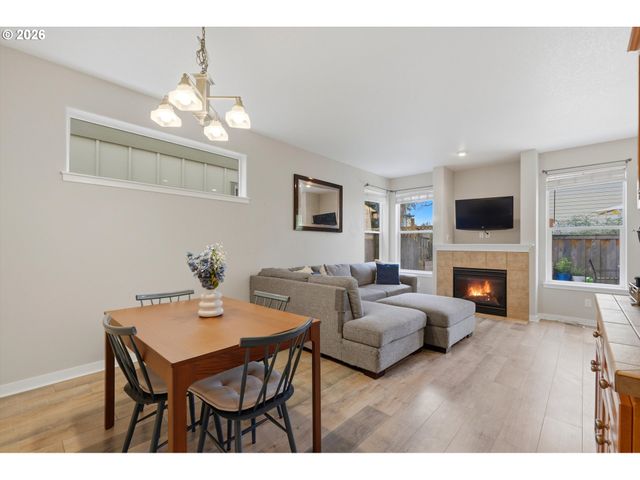 17473 Se RESERVE Loop, Milwaukie, OR 97267