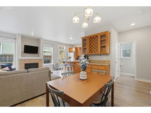 17473 Se RESERVE Loop, Milwaukie, OR 97267