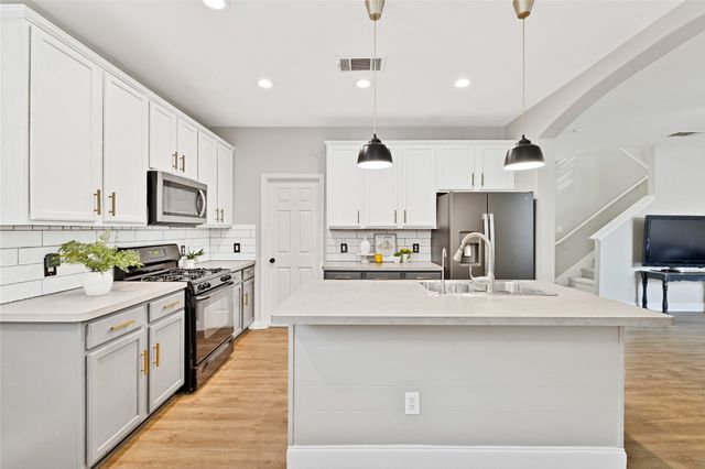 1208 Spanish Moss Drive, Savannah, TX 76227