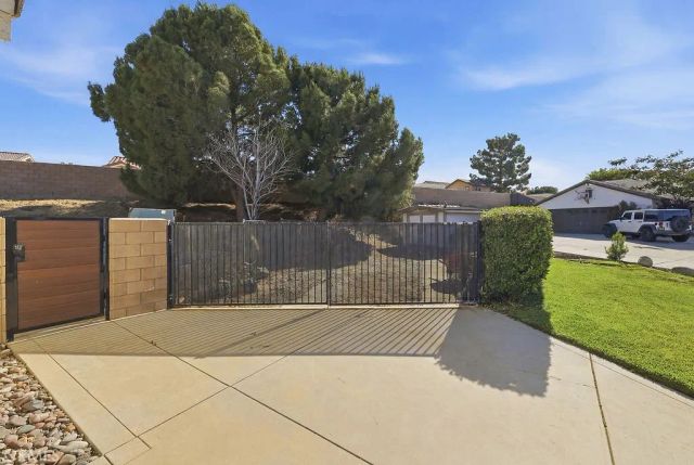 40410 Casa Court, Palmdale, CA 93551