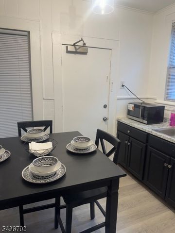 73 2nd St, Newark City, NJ 07107