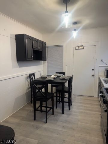 73 2nd St, Newark City, NJ 07107