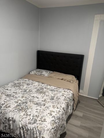 73 2nd St, Newark City, NJ 07107