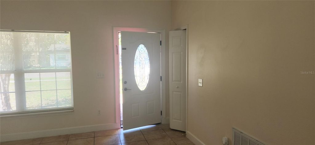 Image 6 of property listing at 3679 TRIANON DRIVE, Orlando, FL 32818