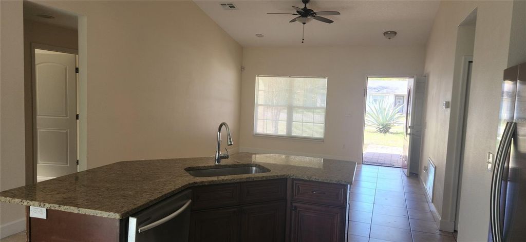 Image 8 of property listing at 3679 TRIANON DRIVE, Orlando, FL 32818