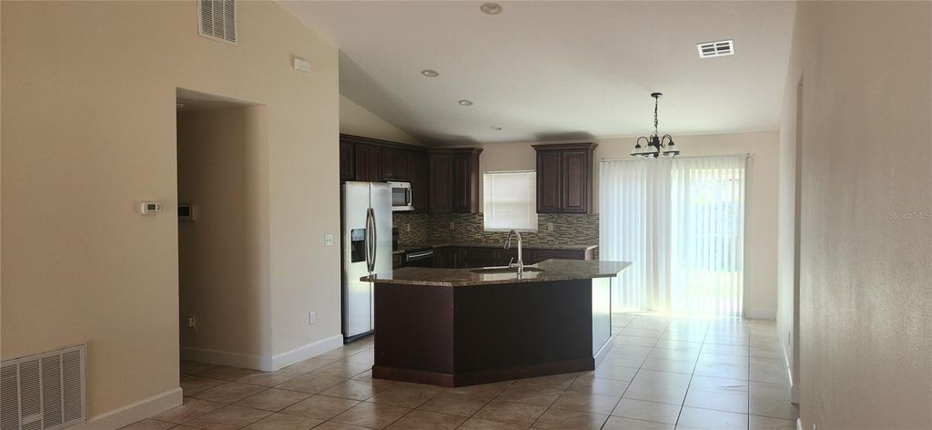 Image 9 of property listing at 3679 TRIANON DRIVE, Orlando, FL 32818