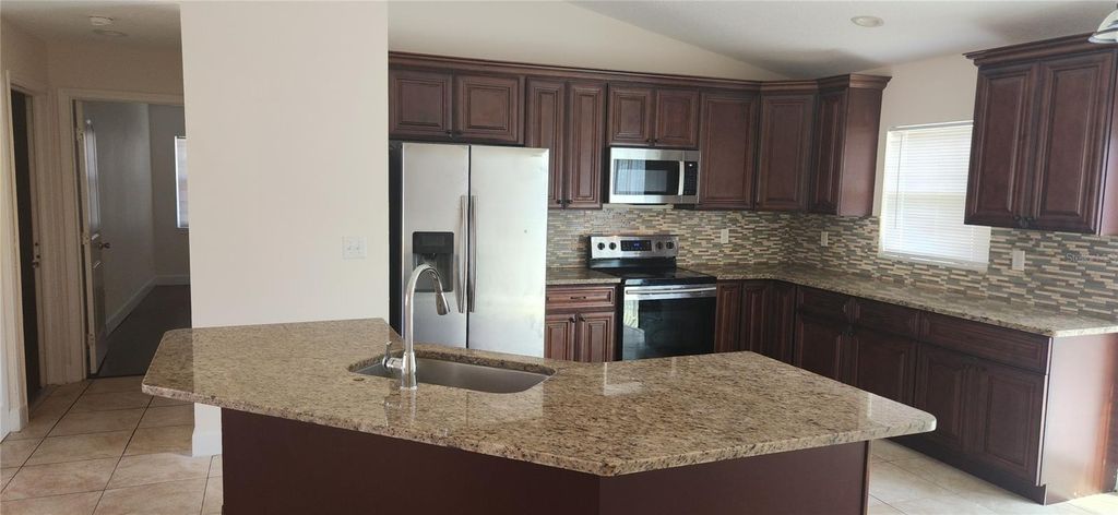 Image 10 of property listing at 3679 TRIANON DRIVE, Orlando, FL 32818