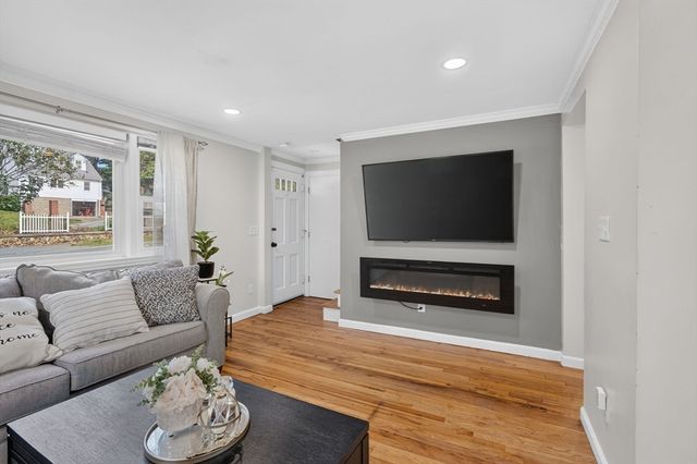 193 Pond St, Randolph, MA 02368