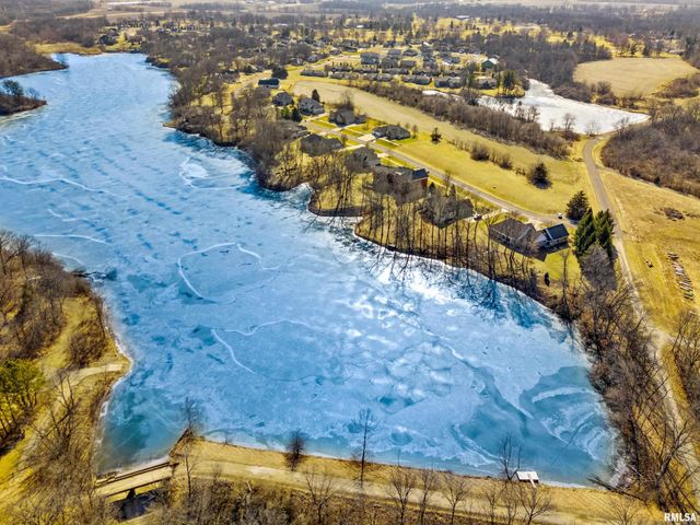 1828 WINGED FOOT Drive, Pekin, IL 61554