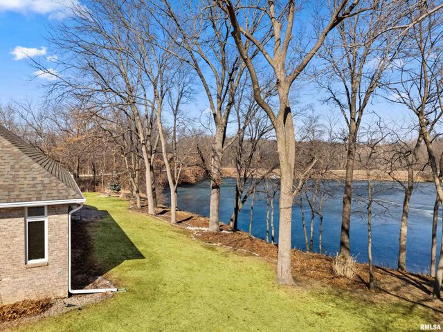 1828 WINGED FOOT Drive, Pekin, IL 61554