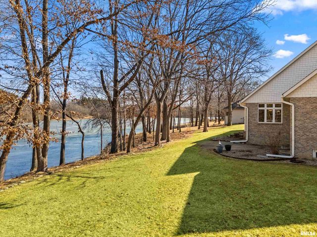 1828 WINGED FOOT Drive, Pekin, IL 61554