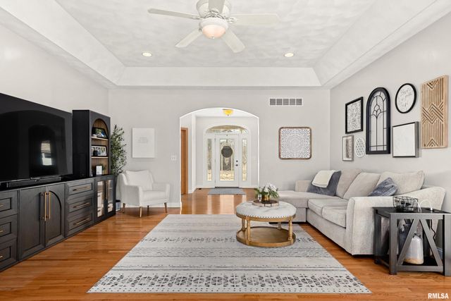 1828 WINGED FOOT Drive, Pekin, IL 61554