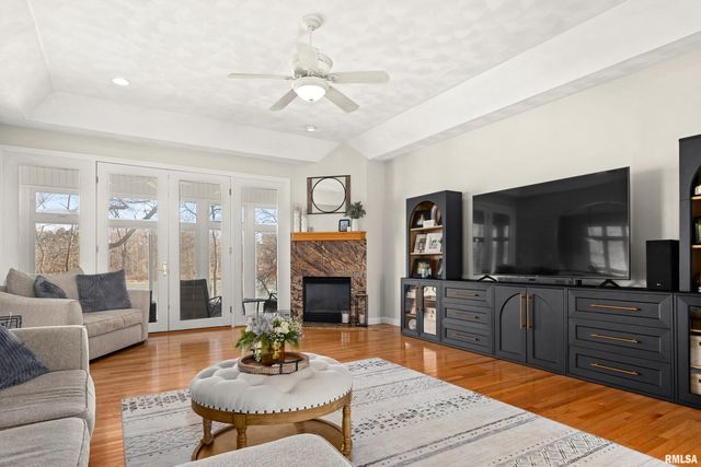 1828 WINGED FOOT Drive, Pekin, IL 61554