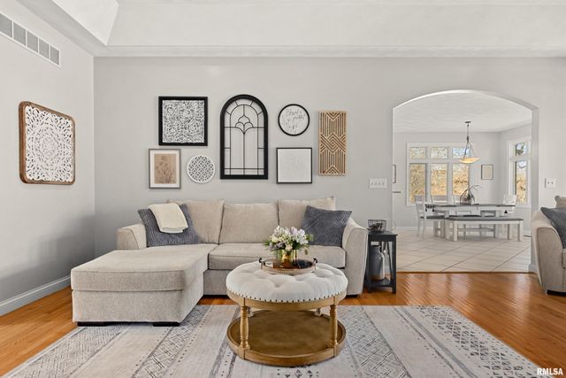 1828 WINGED FOOT Drive, Pekin, IL 61554