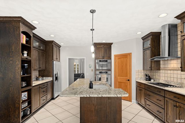 1828 WINGED FOOT Drive, Pekin, IL 61554