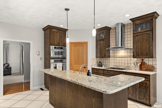 1828 WINGED FOOT Drive, Pekin, IL 61554