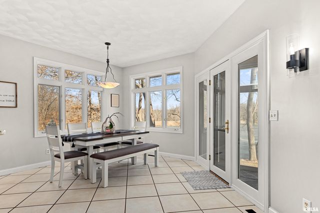 1828 WINGED FOOT Drive, Pekin, IL 61554