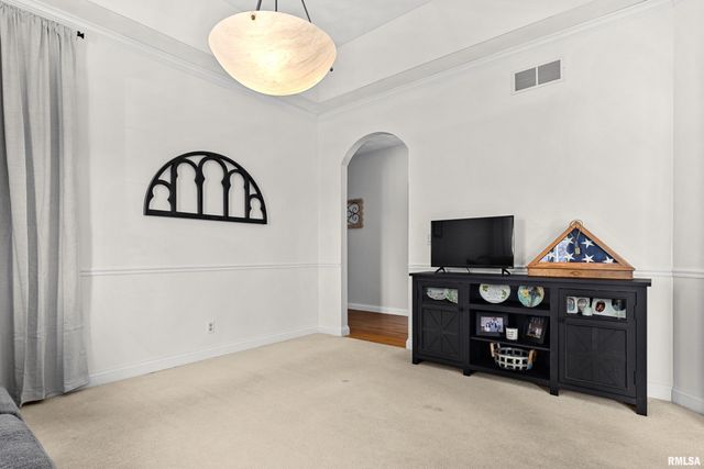 1828 WINGED FOOT Drive, Pekin, IL 61554