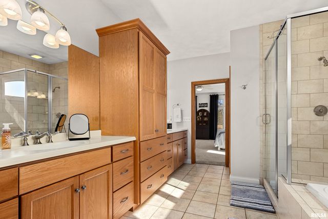 1828 WINGED FOOT Drive, Pekin, IL 61554