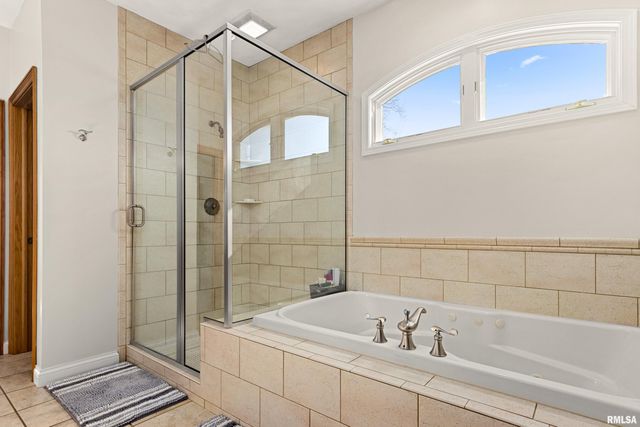 1828 WINGED FOOT Drive, Pekin, IL 61554