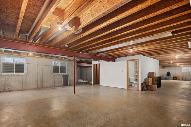 1828 WINGED FOOT Drive, Pekin, IL 61554