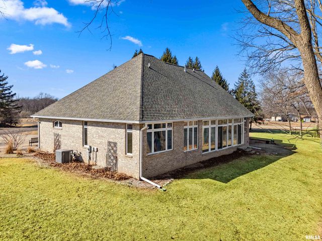 1828 WINGED FOOT Drive, Pekin, IL 61554