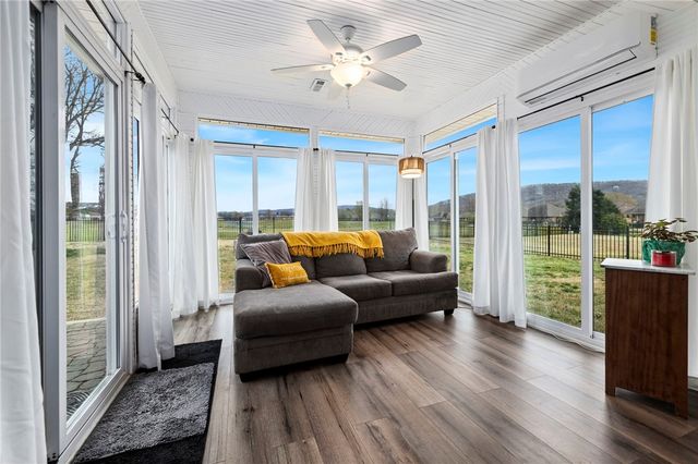 12208 Riviera Place, Farmington, AR 72730