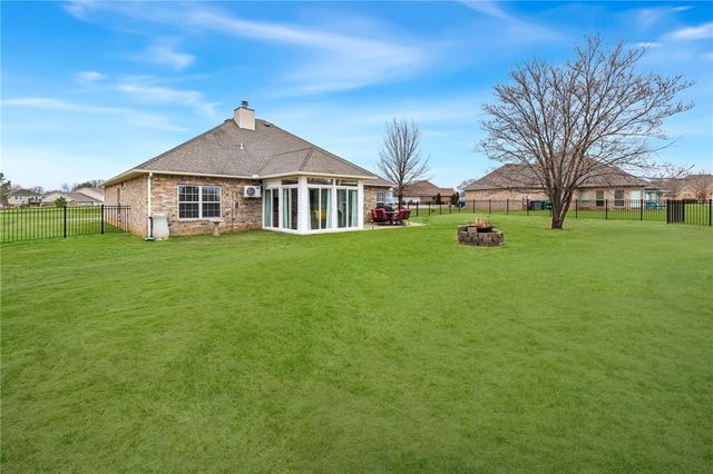 12208 Riviera Place, Farmington, AR 72730