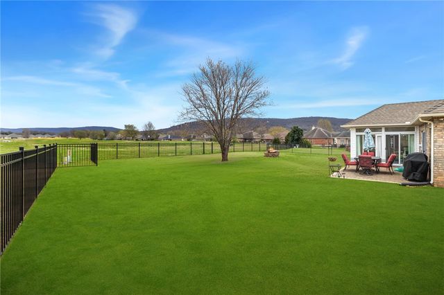 12208 Riviera Place, Farmington, AR 72730