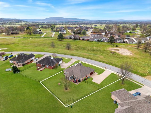 12208 Riviera Place, Farmington, AR 72730