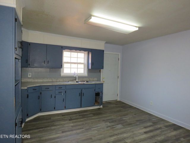 4330 Fulton Rd, Corryton, TN 37721