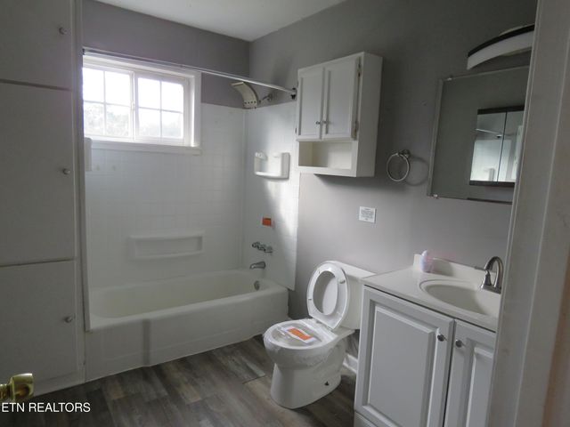 4330 Fulton Rd, Corryton, TN 37721