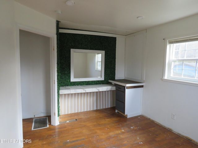 4330 Fulton Rd, Corryton, TN 37721