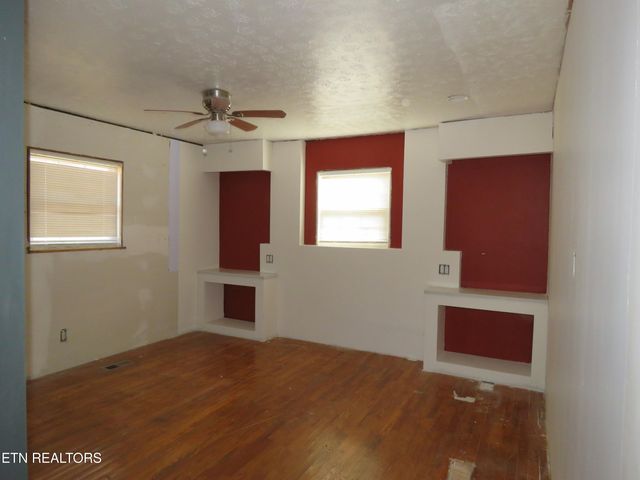 4330 Fulton Rd, Corryton, TN 37721