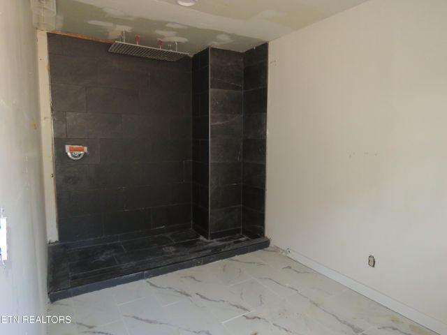 4330 Fulton Rd, Corryton, TN 37721