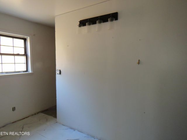 4330 Fulton Rd, Corryton, TN 37721