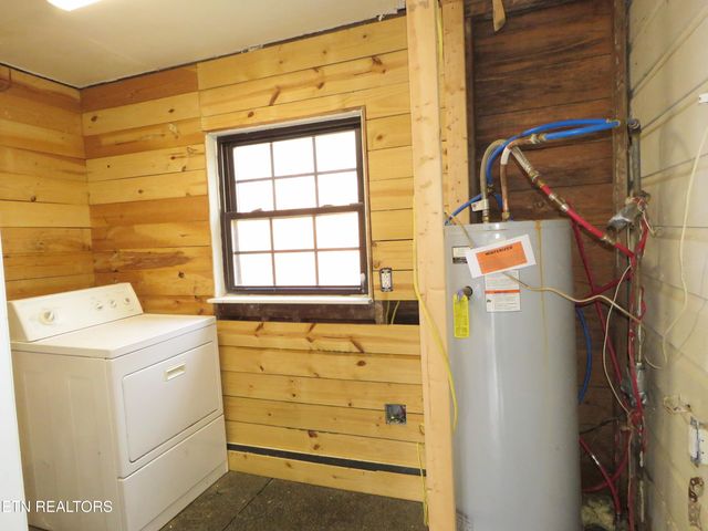 4330 Fulton Rd, Corryton, TN 37721