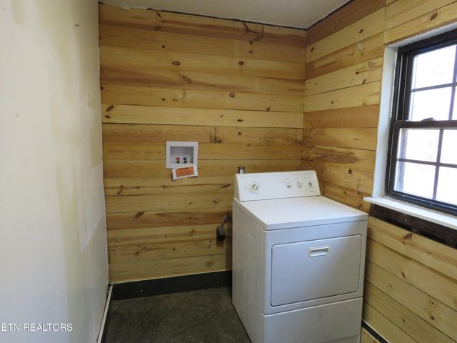 4330 Fulton Rd, Corryton, TN 37721