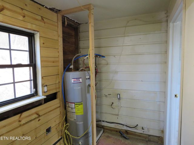 4330 Fulton Rd, Corryton, TN 37721