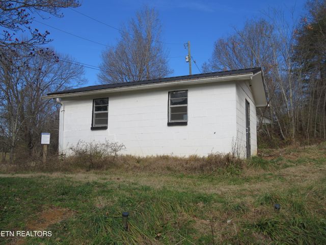 4330 Fulton Rd, Corryton, TN 37721