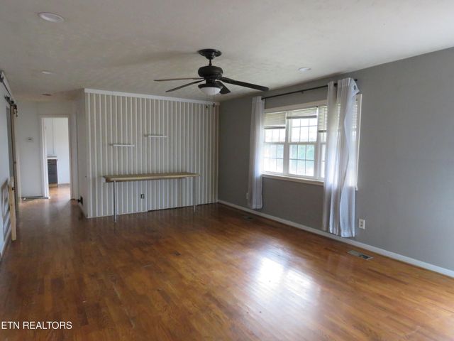 4330 Fulton Rd, Corryton, TN 37721